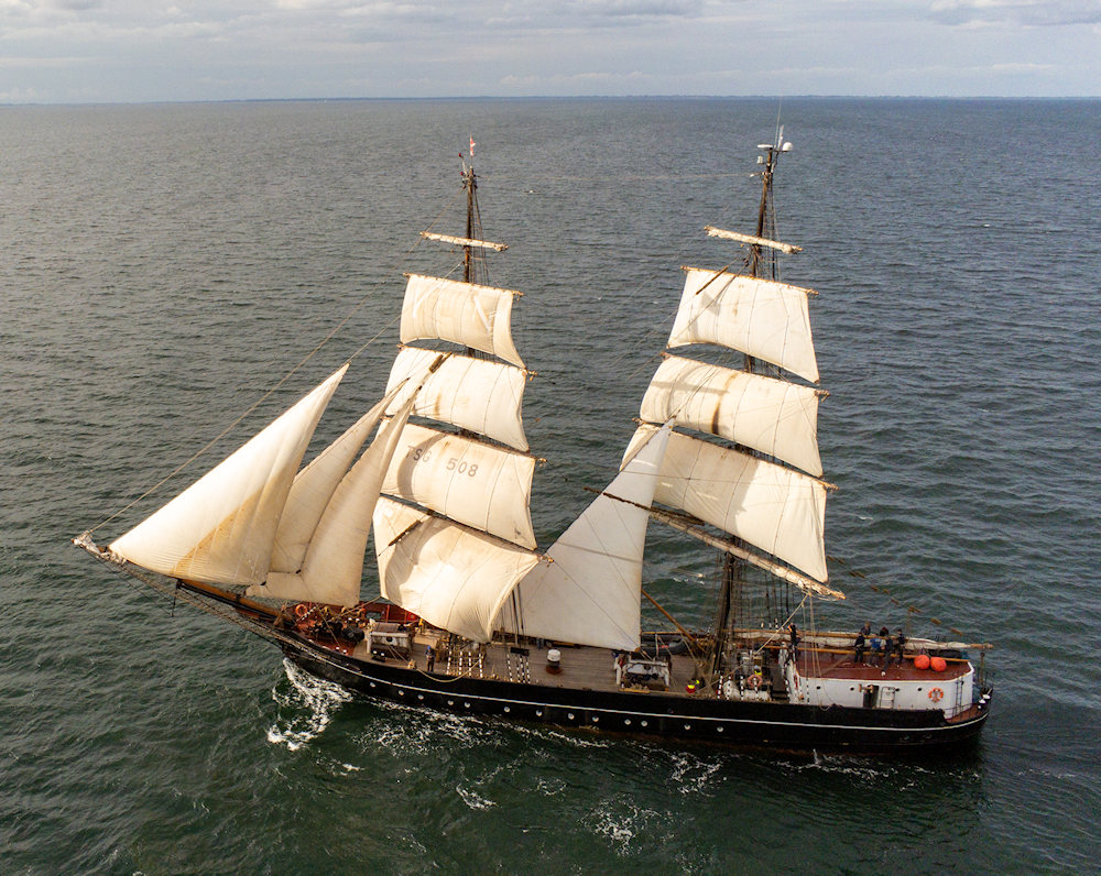 Mitsegeln auf der Roald Amundsen - Tallshipfriends Deutschland